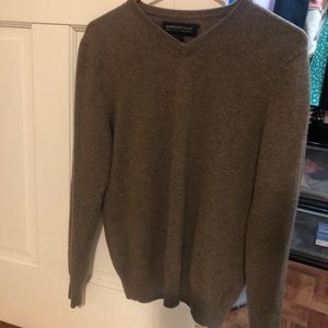 Cashmere v neck sweater